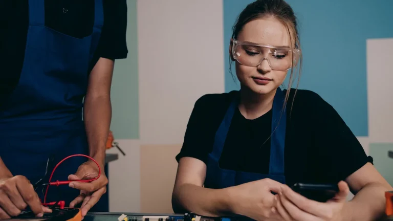 Alternance vs apprentissage : quelle différence ?