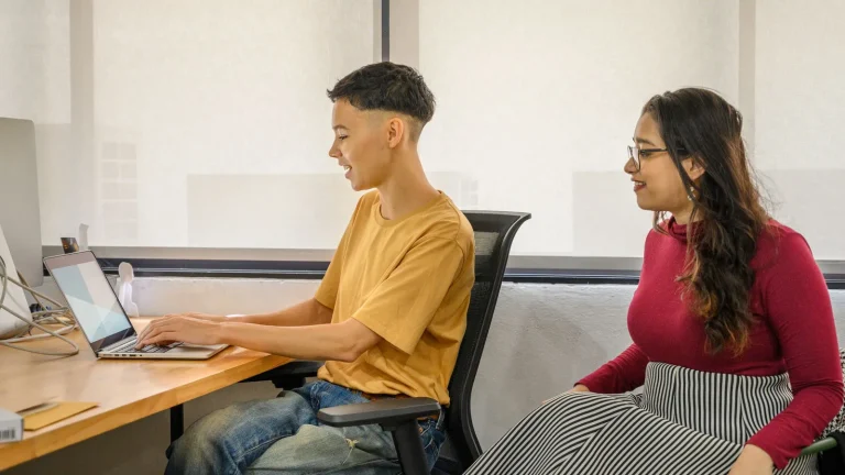 Dès maintenant, pourquoi les formations courtes séduisent les jeunes diplômés